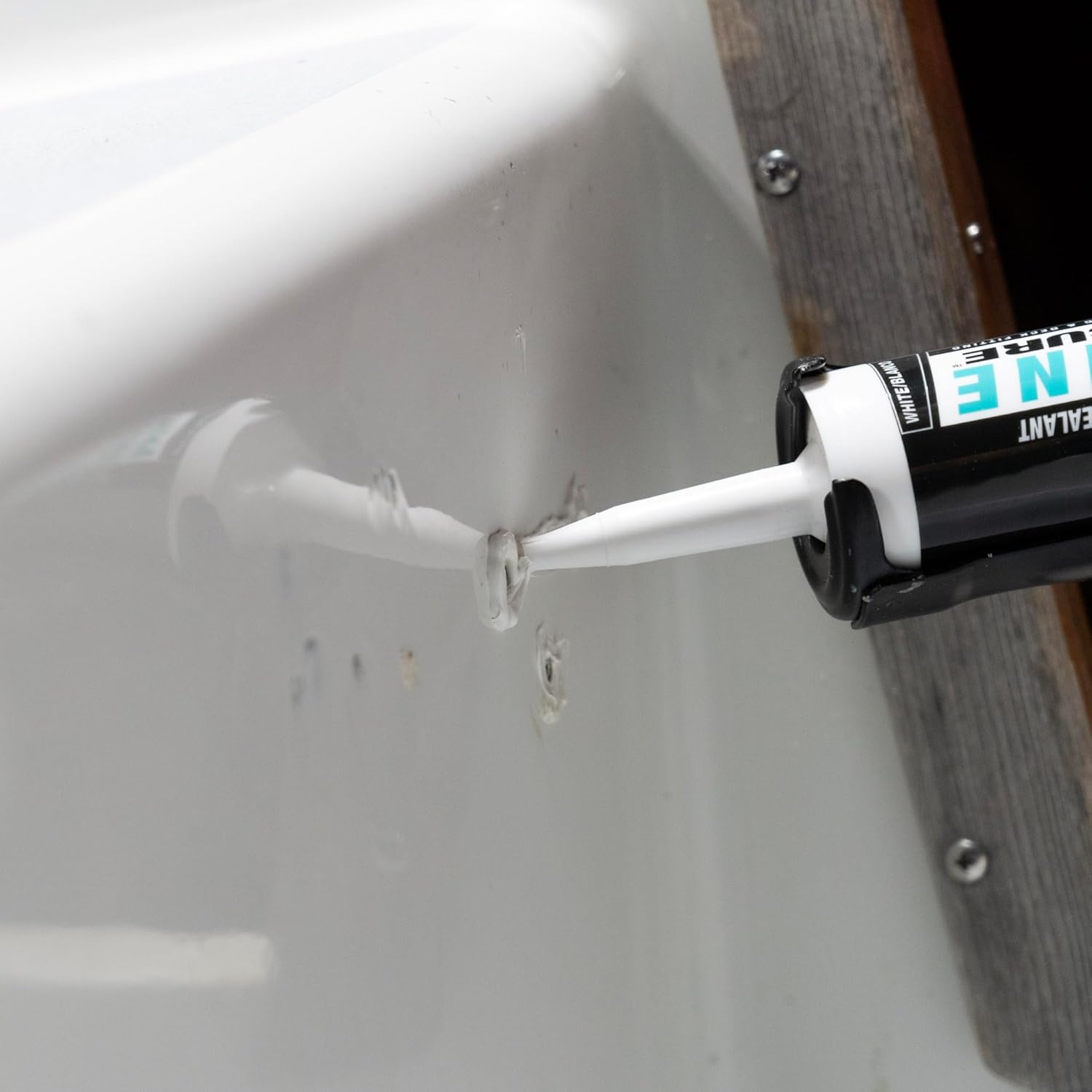Loctite Marine Fast-Cure Sealant